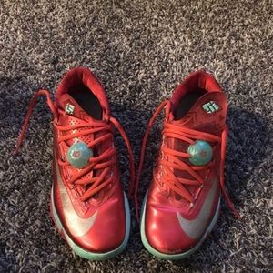 KD6 CHRISTMAS EDITION SHOES